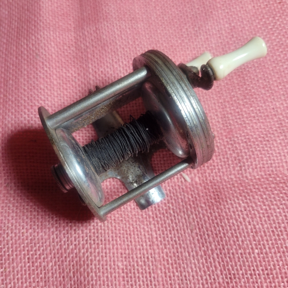Fleetwing Vintage 2475 Fishing Reel